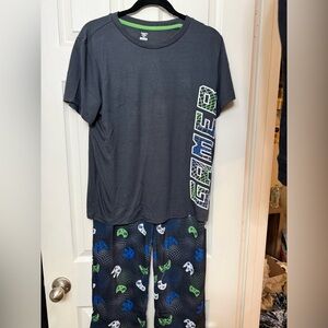 Boys youth 18/20 dream life - gamer sleep set- nwt